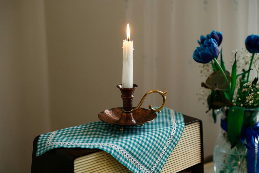elegant candle-b9caac3b328944f8957a030f42c41af5.jpg elegant candle